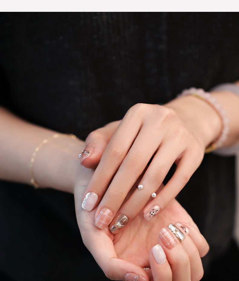 Nail Art,Nail Designs,Manicure Ideas,Nail Art Trends,Press-on nails,Removable nails,Fake nails