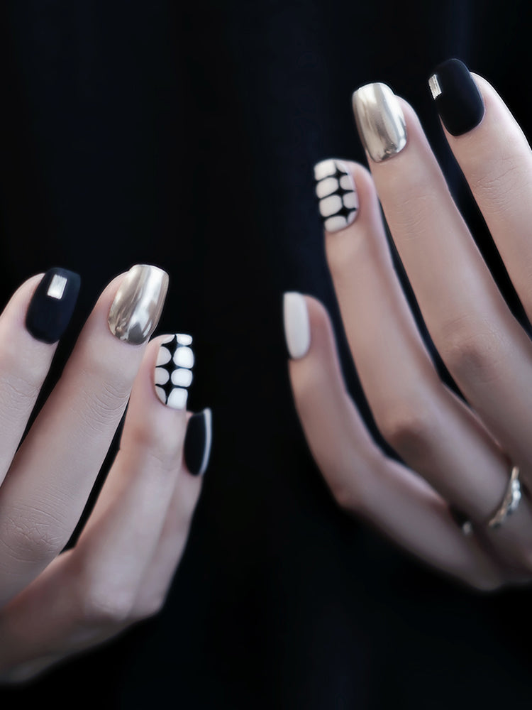 Nail Art,Nail Designs,Manicure Ideas,Nail Art Trends,Oval-shaped nails,Press-on nails,Removable nails,Fake nails