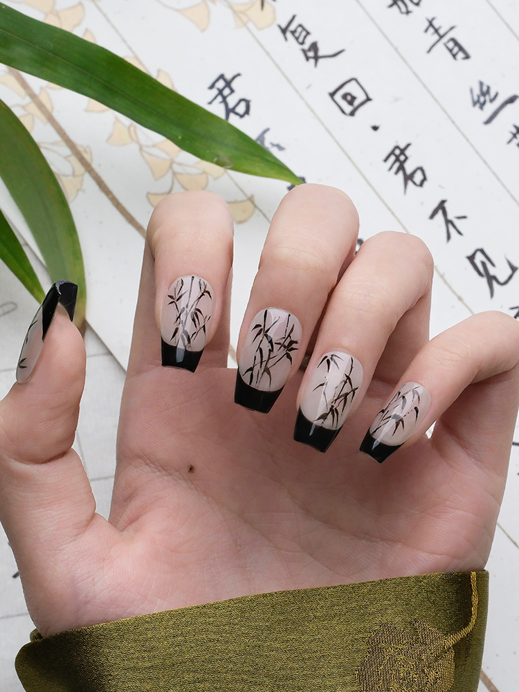 Nail Art,Nail Designs,Manicure Ideas,Nail Art Trends,Press-on nails,Removable nails,Fake nails,Trapezoid nails