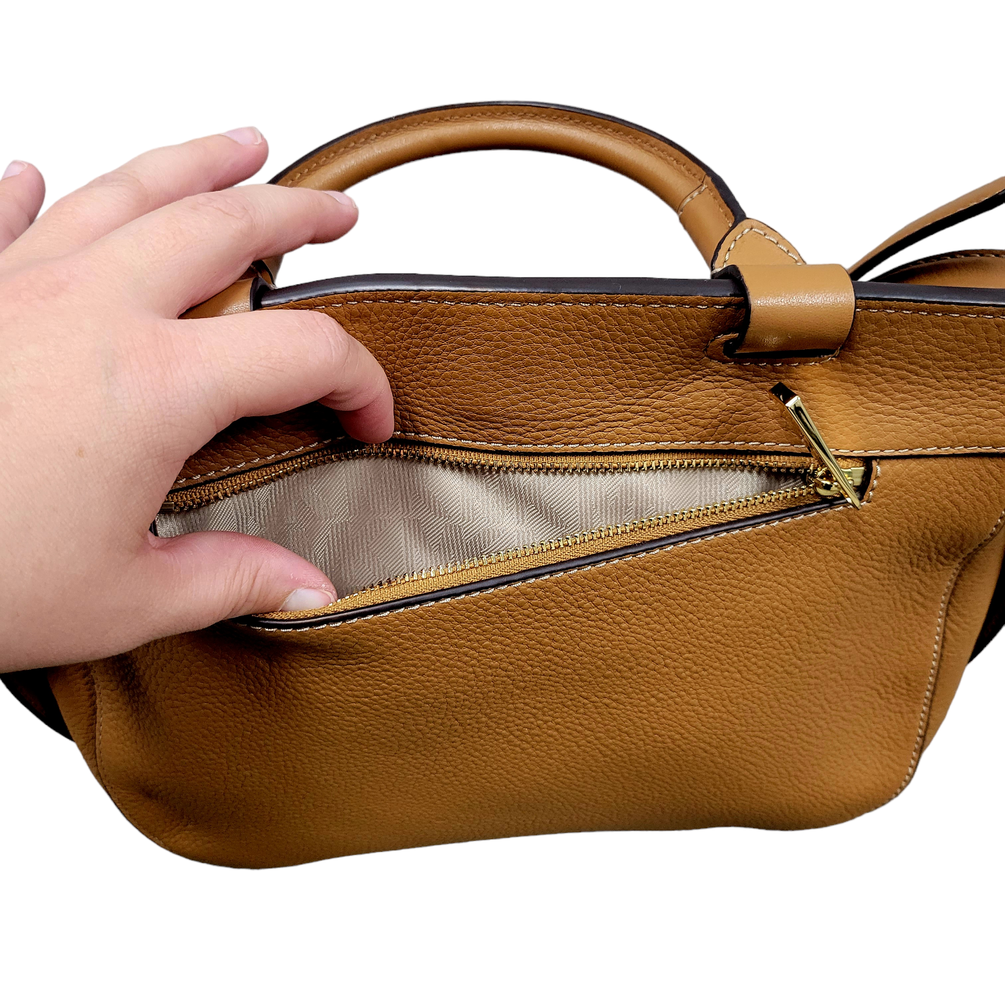 Handbag Designer By Michael Kors Size: Medium