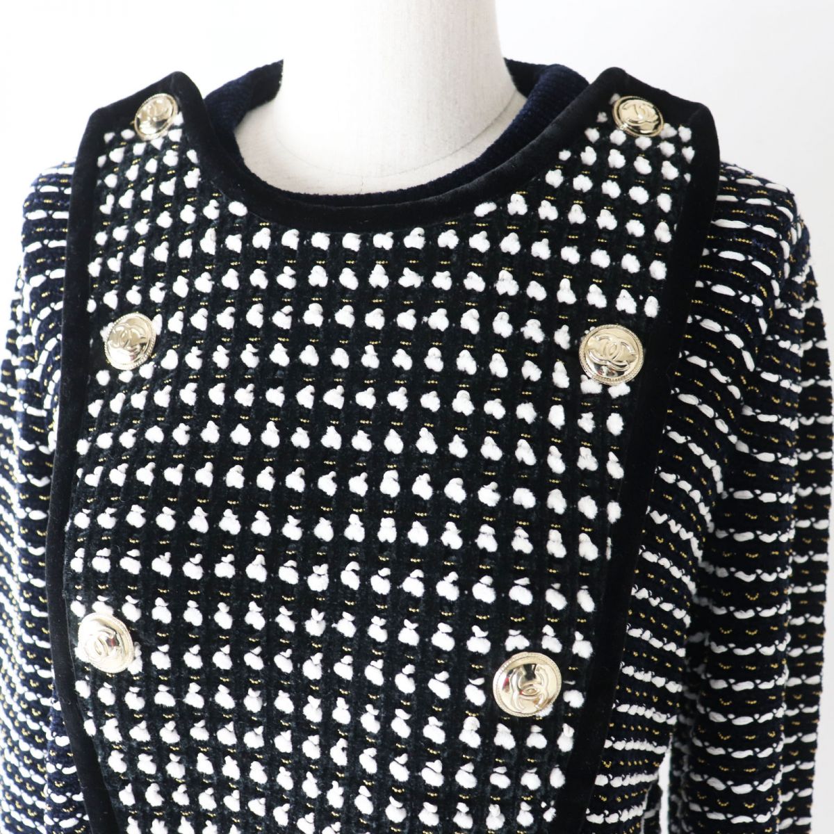 Top Quality Chanel COCO Mark Button Velvet Tweed Pullover