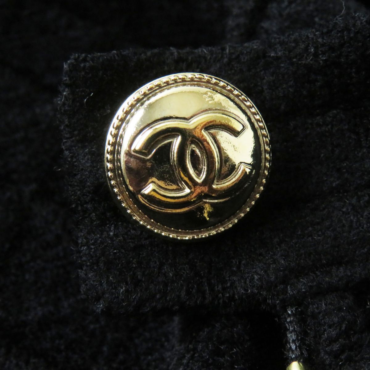 Top Quality Chanel COCO Mark Gold Button Quilted Skirt Black 36