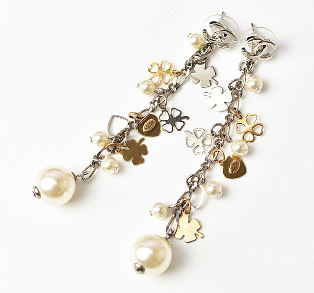 Top Quality Chanel Clover/Heart Motif Swing Pearl Earrings. Silver/Gold. Metal/Faux Pearl