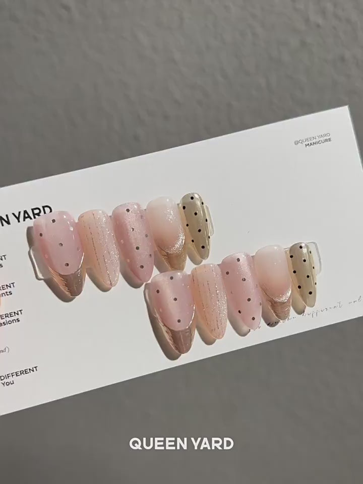 Nail Art,Nail Designs,Manicure Ideas,Nail Art Trends,Press-on nails,Removable nails,Fake nails,Almond-shaped nails