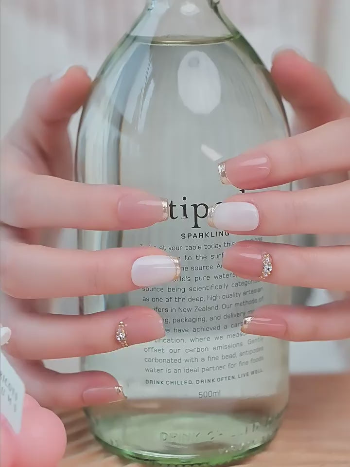 Nail Art,Nail Designs,Manicure Ideas,Nail Art Trends,Press-on nails,Removable nails,Fake nails