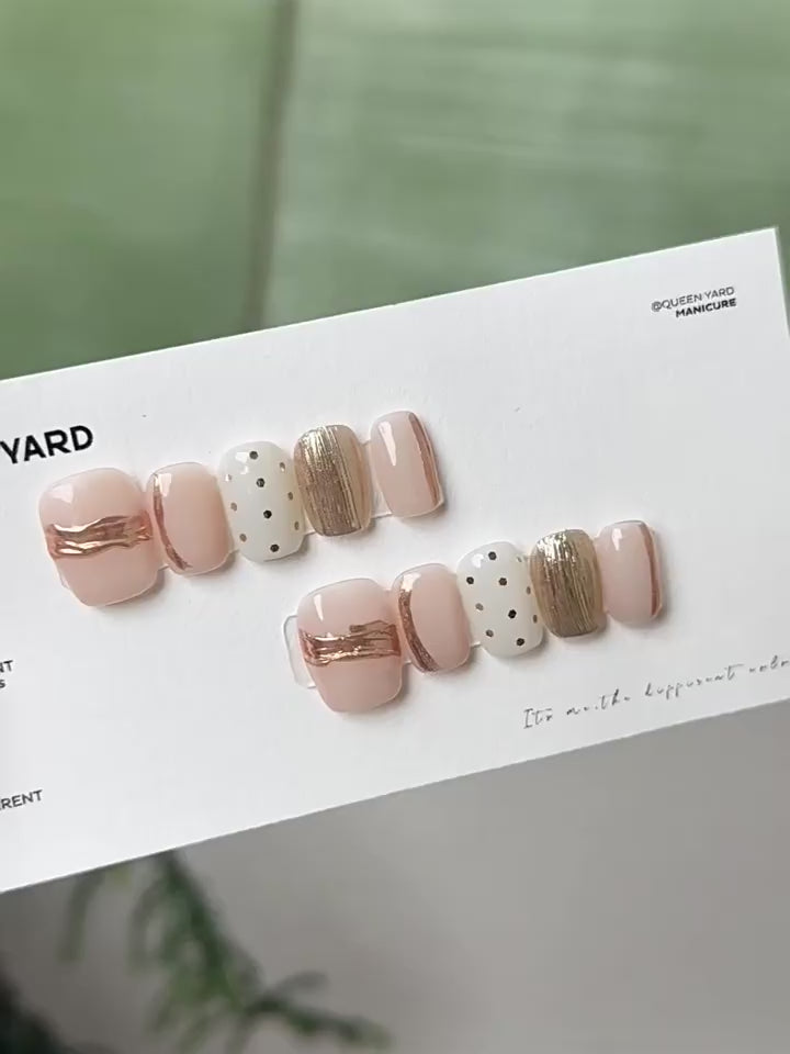 Nail Art,Nail Designs,Manicure Ideas,Nail Art Trends,Press-on nails,Removable nails,Fake nails