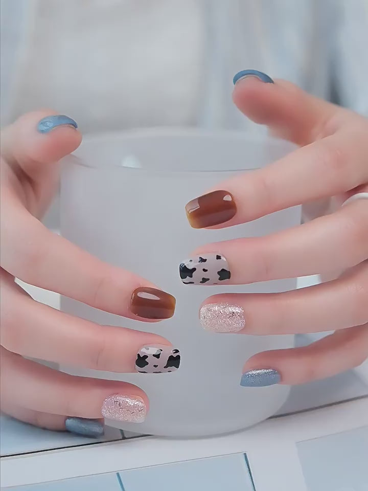 Nail Art,Nail Designs,Manicure Ideas,Nail Art Trends,Oval-shaped nails,Press-on nails,Removable nails,Fake nails