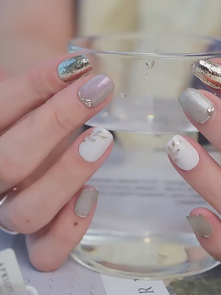 Nail Art,Nail Designs,Manicure Ideas,Nail Art Trends,Oval-shaped nails,Press-on nails,Removable nails,Fake nails