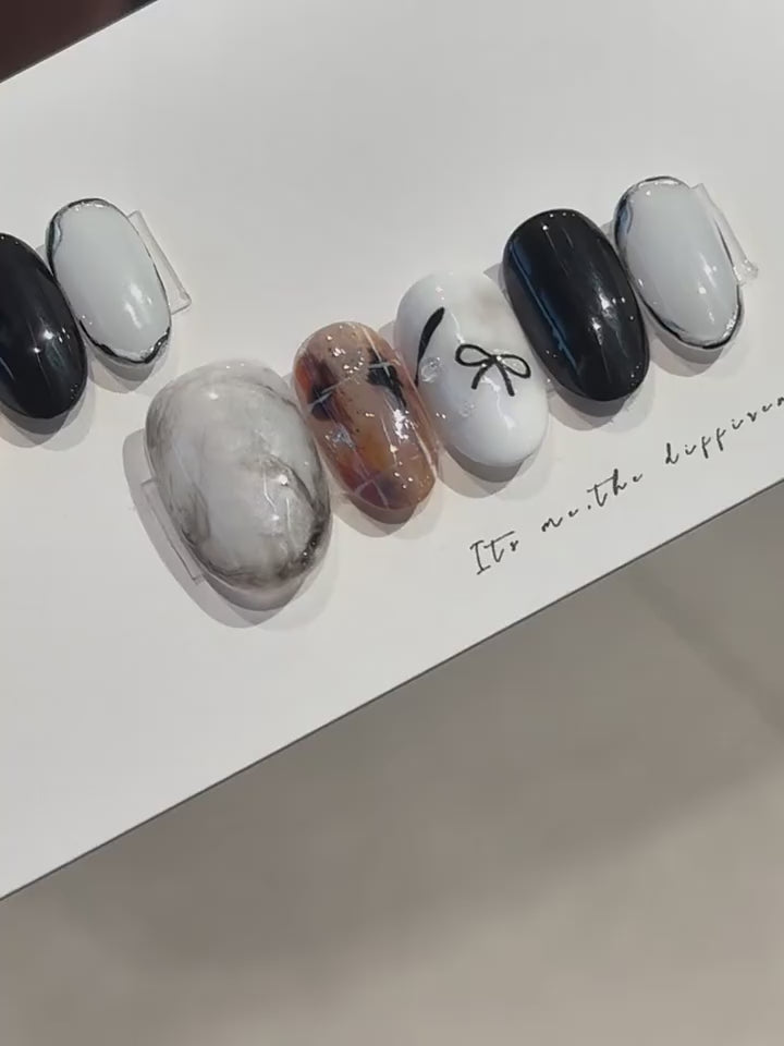 Oval-shaped nails,Nail Art,Nail Designs,Manicure Ideas,Nail Art Trends,Press-on nails,Removable nails,Fake nails