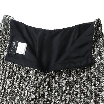 Top Quality Chanel Tweed Skirt with COCO Mark. Multi. Size 38