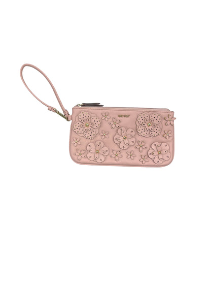 Wristlet By Nine West. Size: Medium