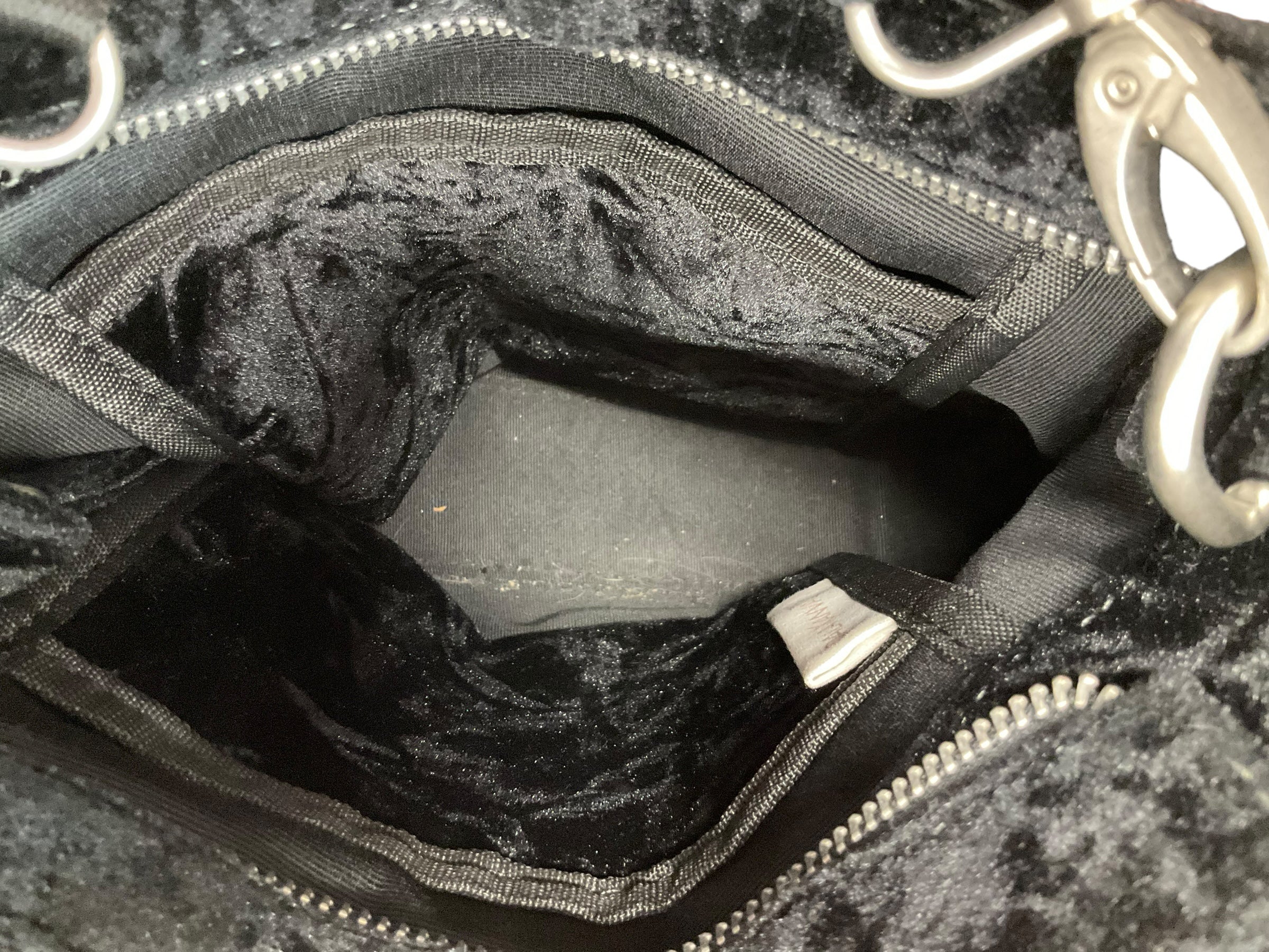 Crossbody Clothes Mentor. Size Small