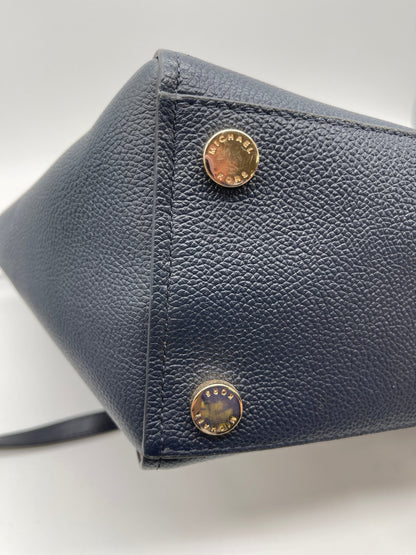 Crossbody Designer Michael Kors. Size Large