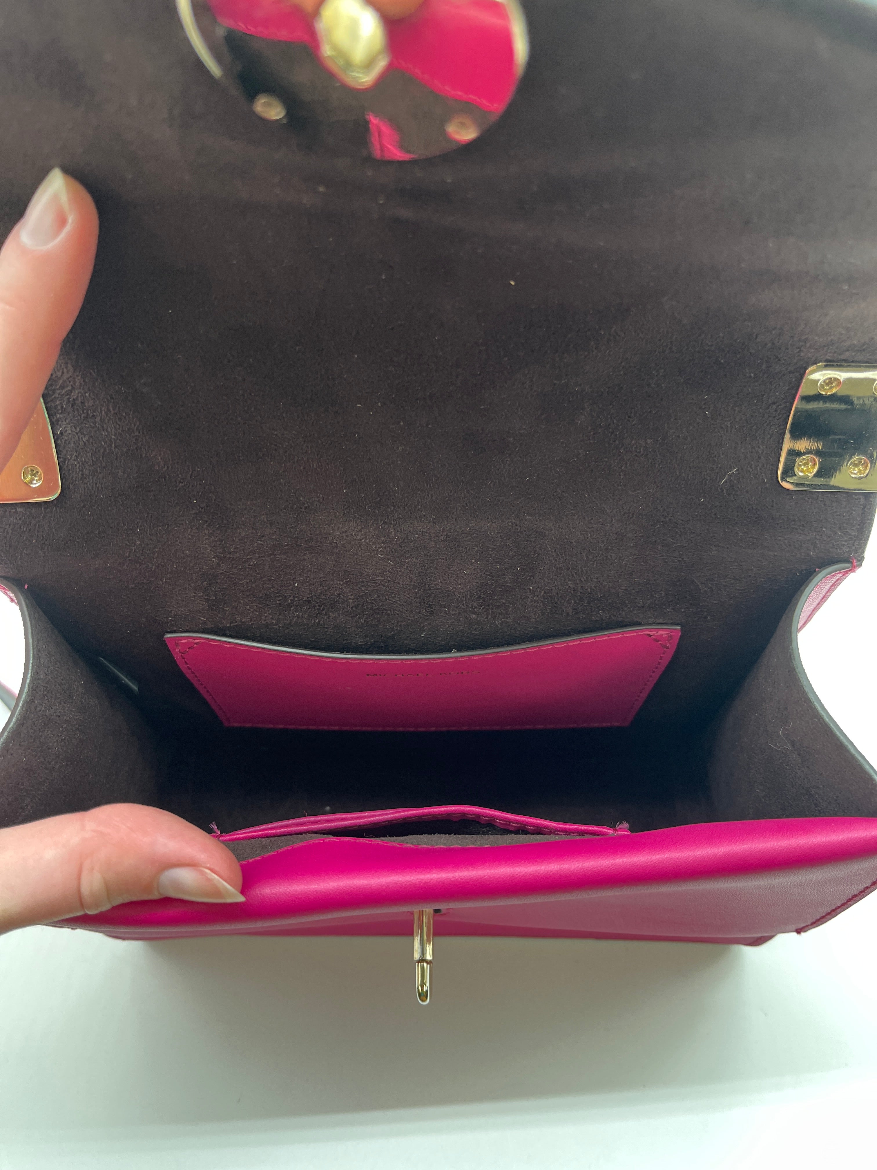 Crossbody Designer Michael Kors. Size Small