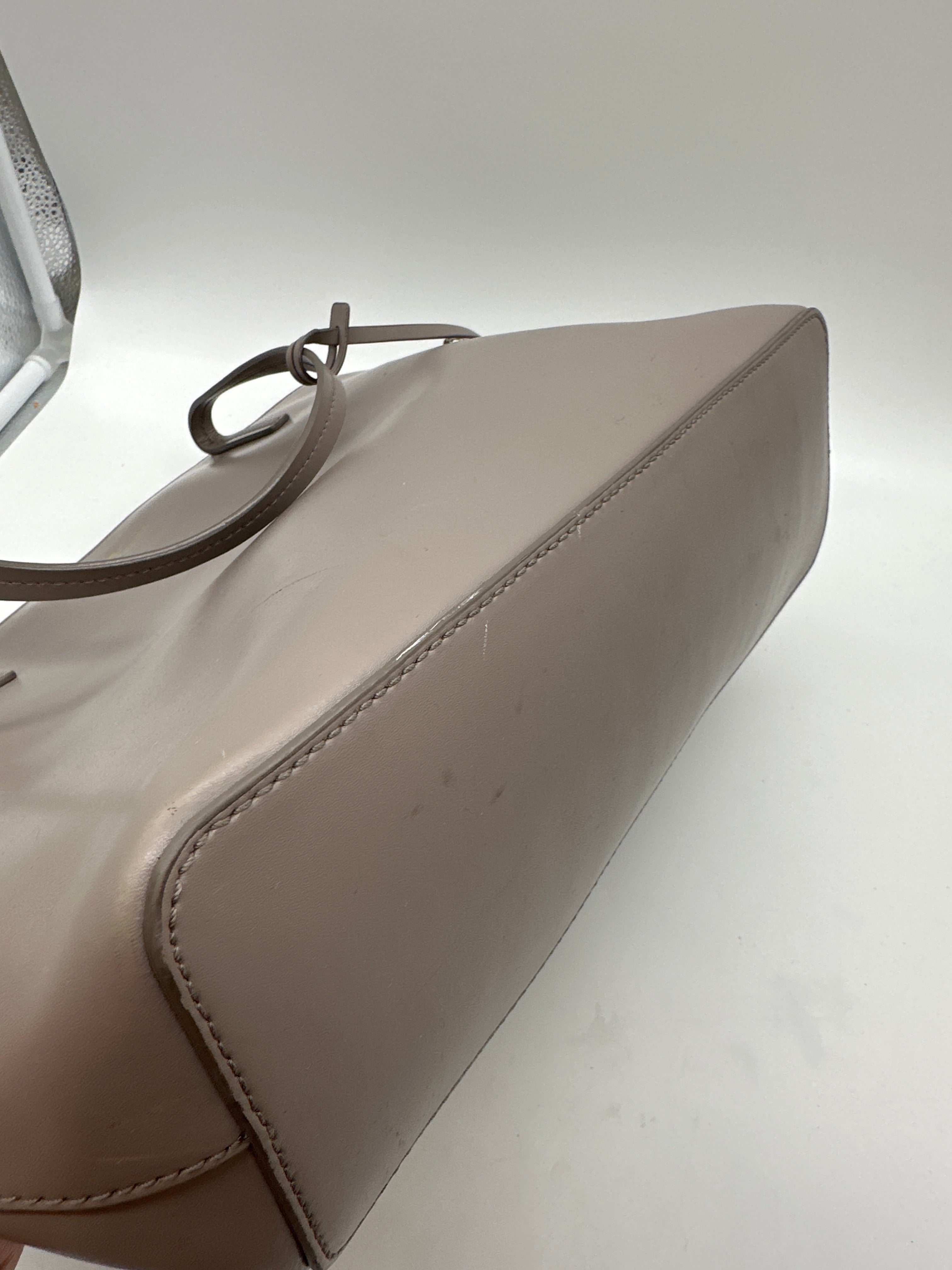 Handbag Designer By Kate Spade. Size: Medium
