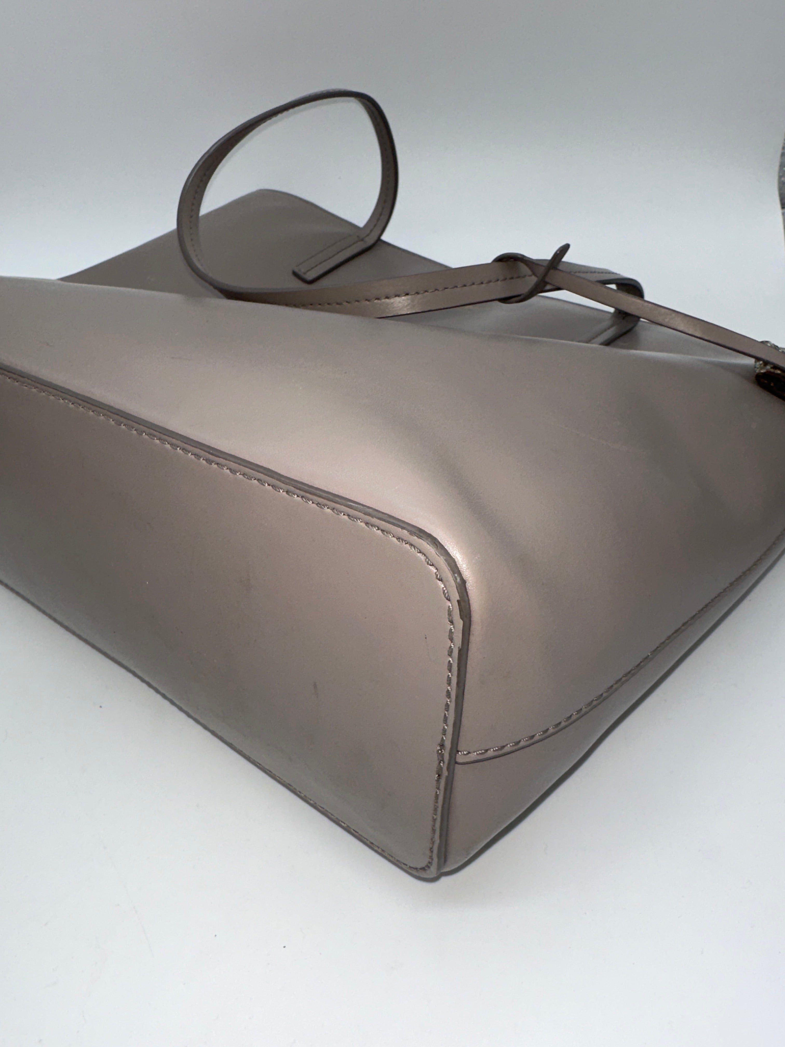 Handbag Designer By Kate Spade. Size: Medium