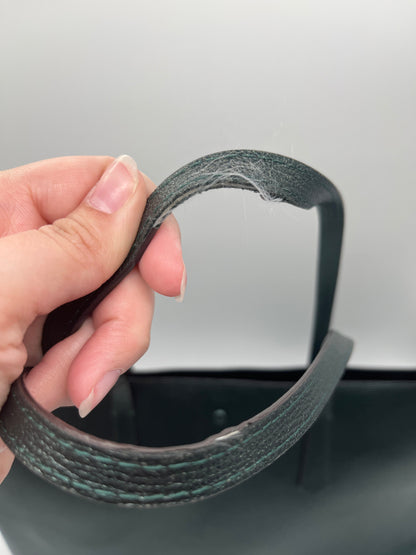 Handbag Designer By Kate Spade. Size: Large