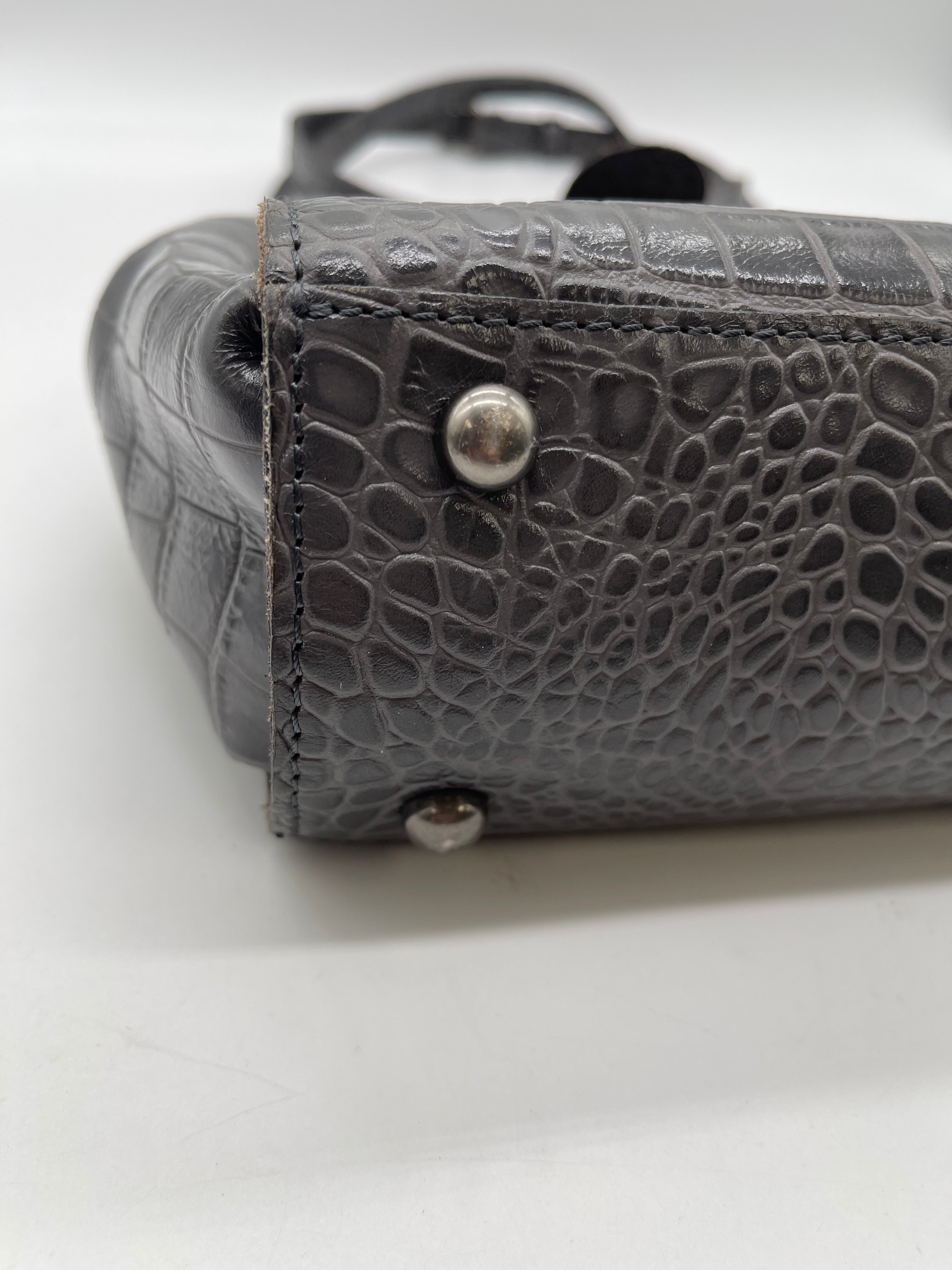 CROSSBODY DESIGNER PATRICIA NASH in GREY. Size: SMALL
