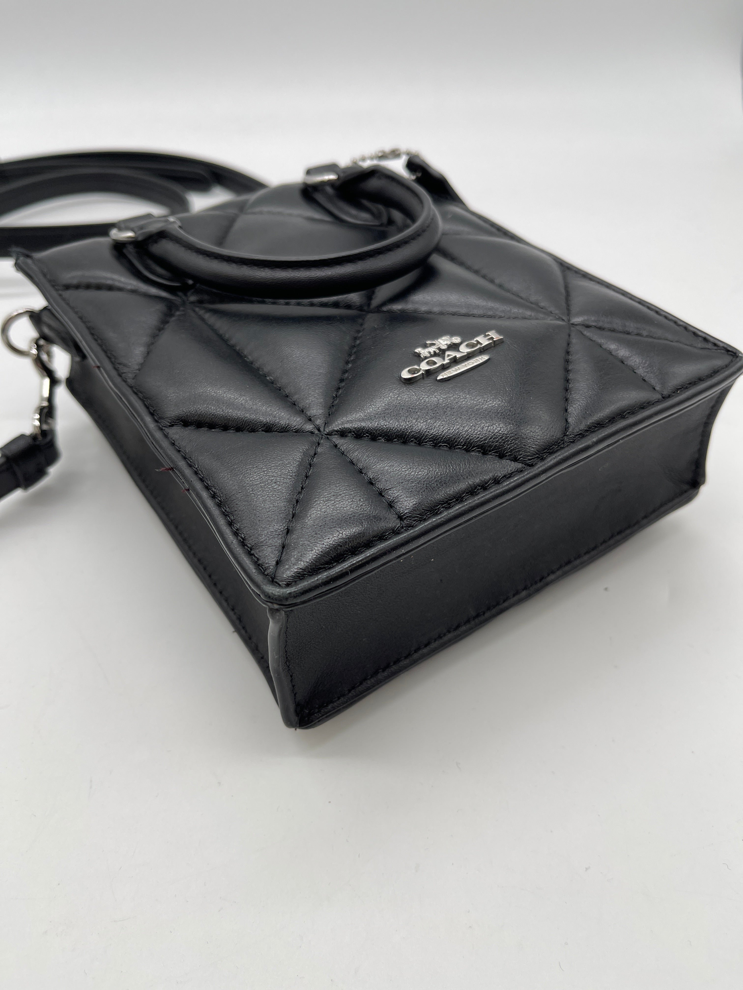 Crossbody Designer By Coach. Size: Small