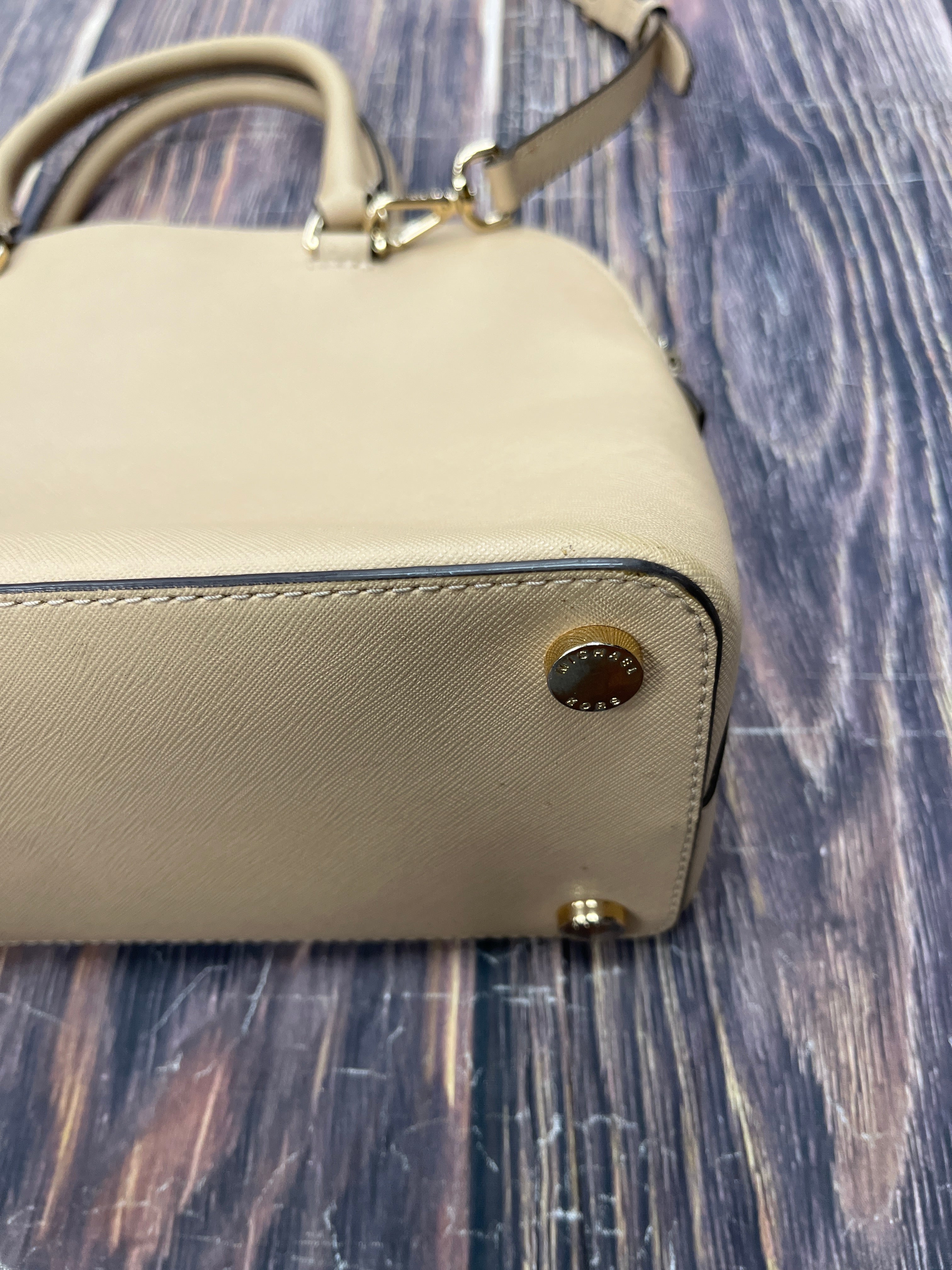 Handbag Designer By Michael Kors. Size: Medium