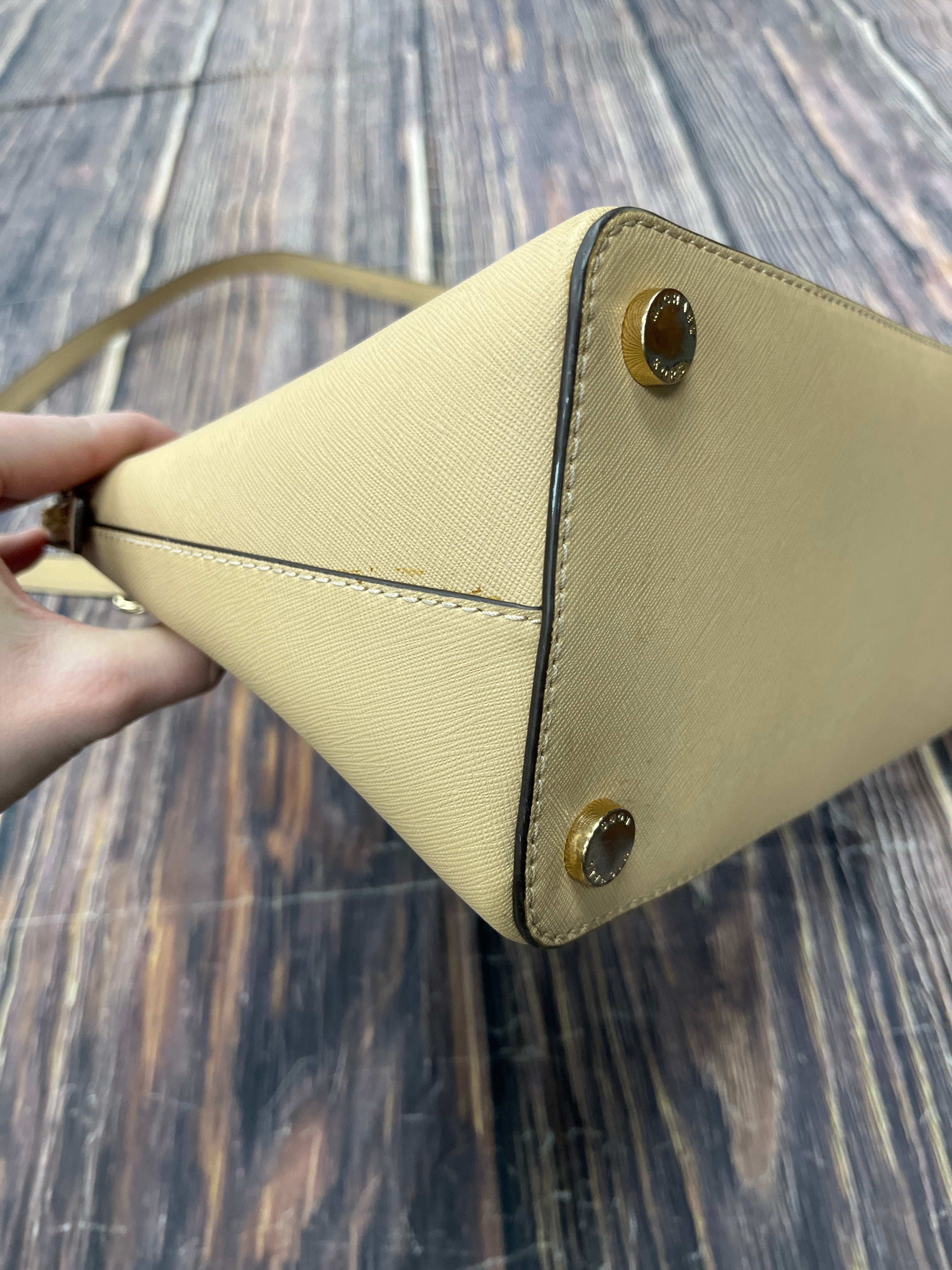 Handbag Designer By Michael Kors. Size: Medium