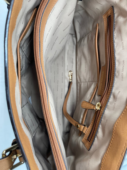 Handbag Designer By Michael Kors. Size: Large