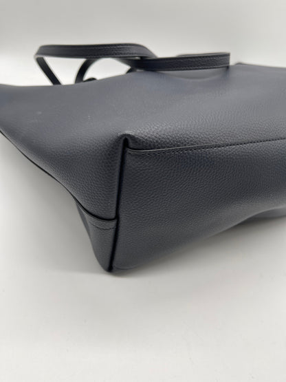 Handbag Designer By Coach. Size: Large