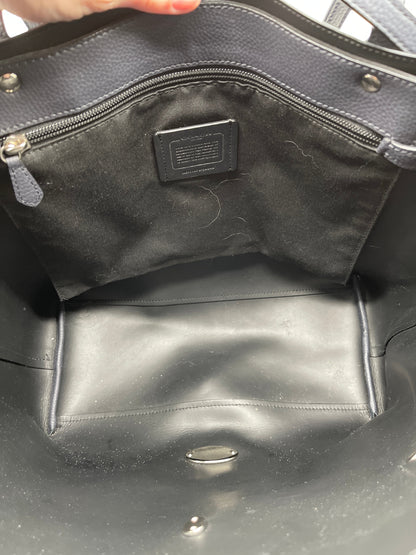 Handbag Designer By Coach. Size: Large