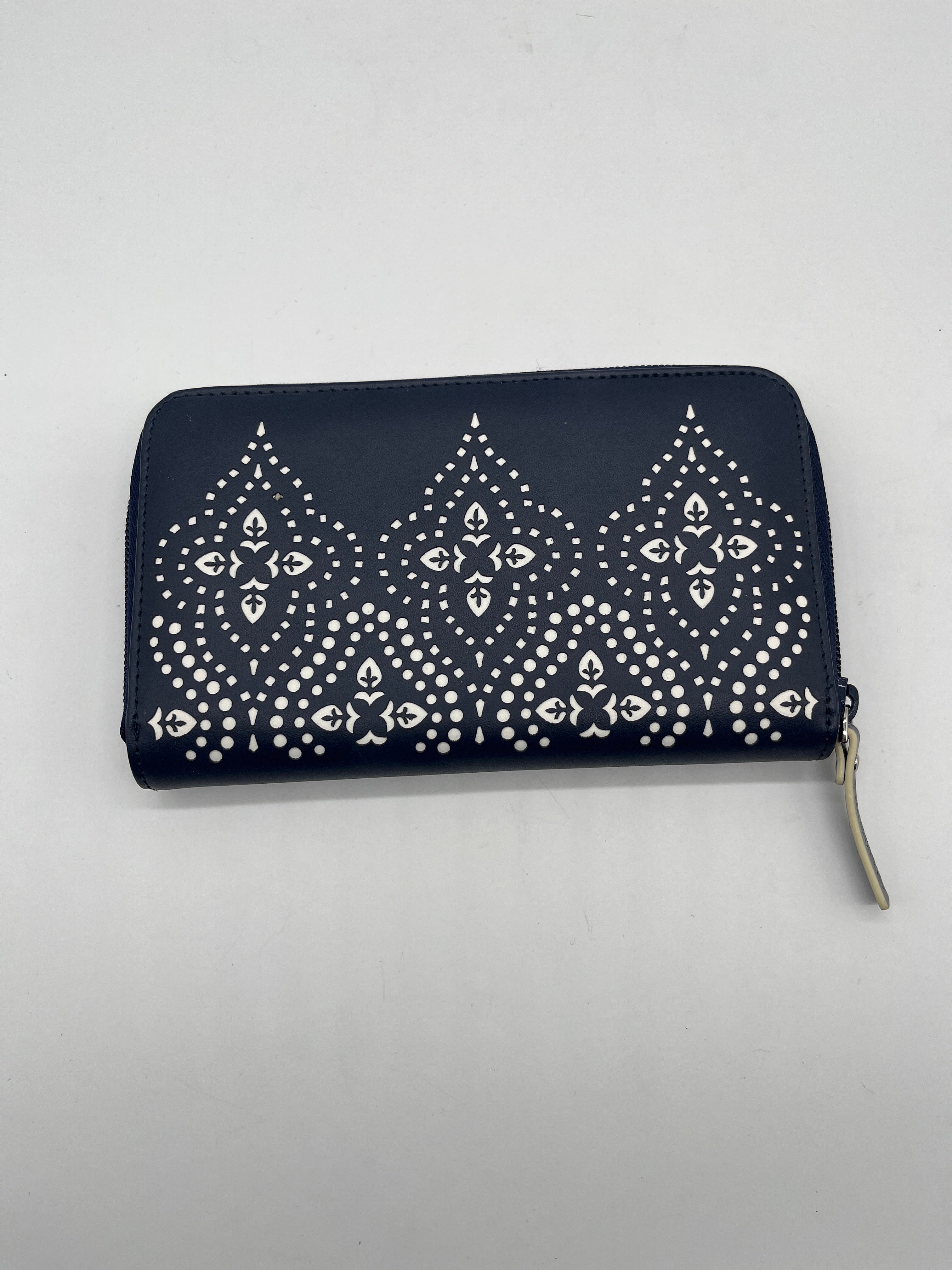 Wallet By Vera Bradley. Size: Large