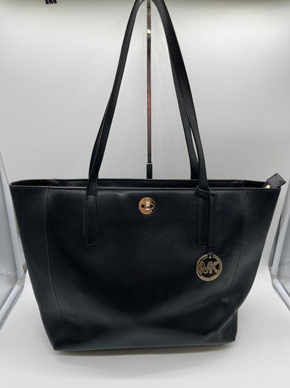 Handbag Designer By Michael Kors. Size: Large