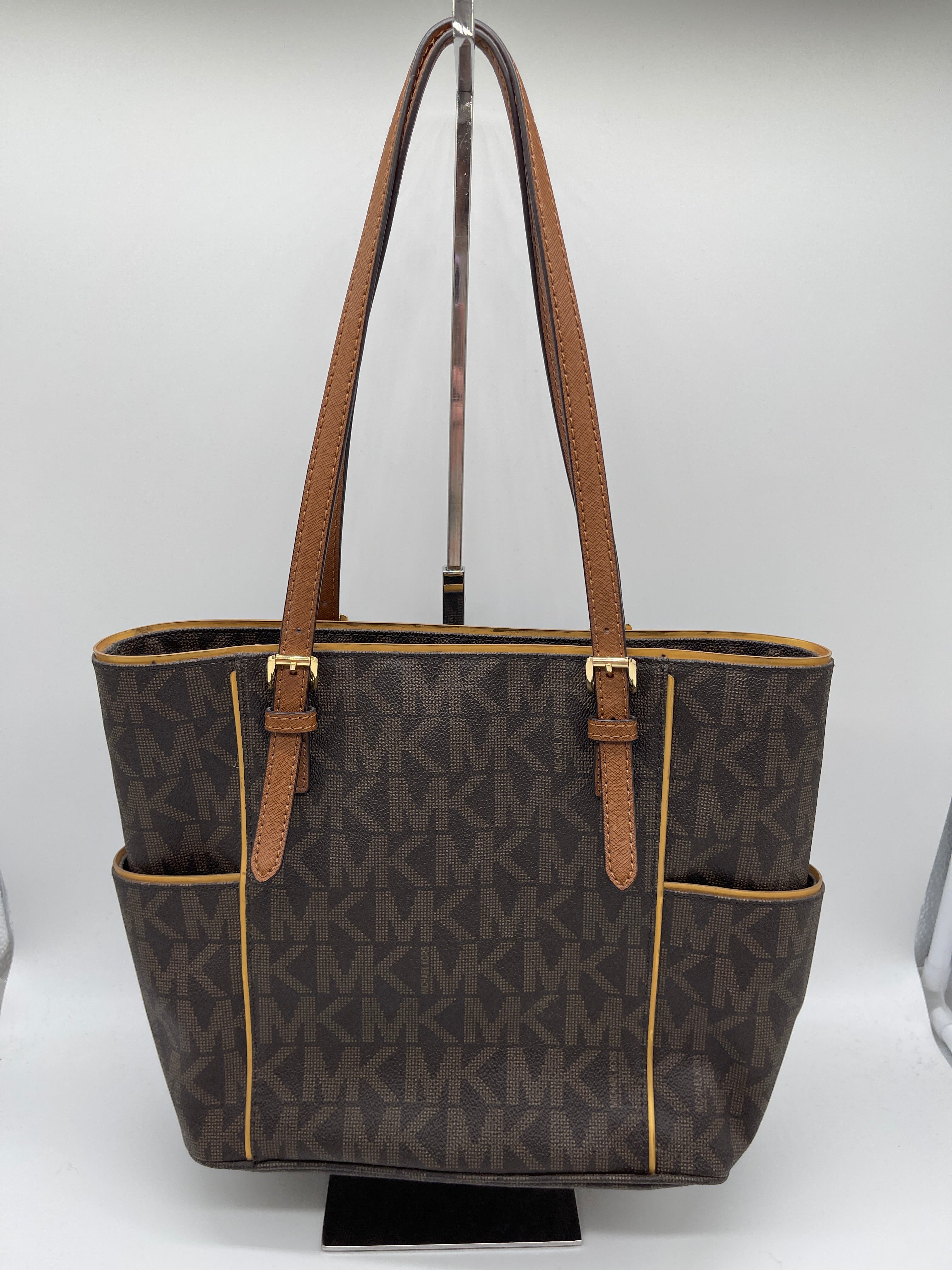 Handbag Designer Michael Kors. Size Medium