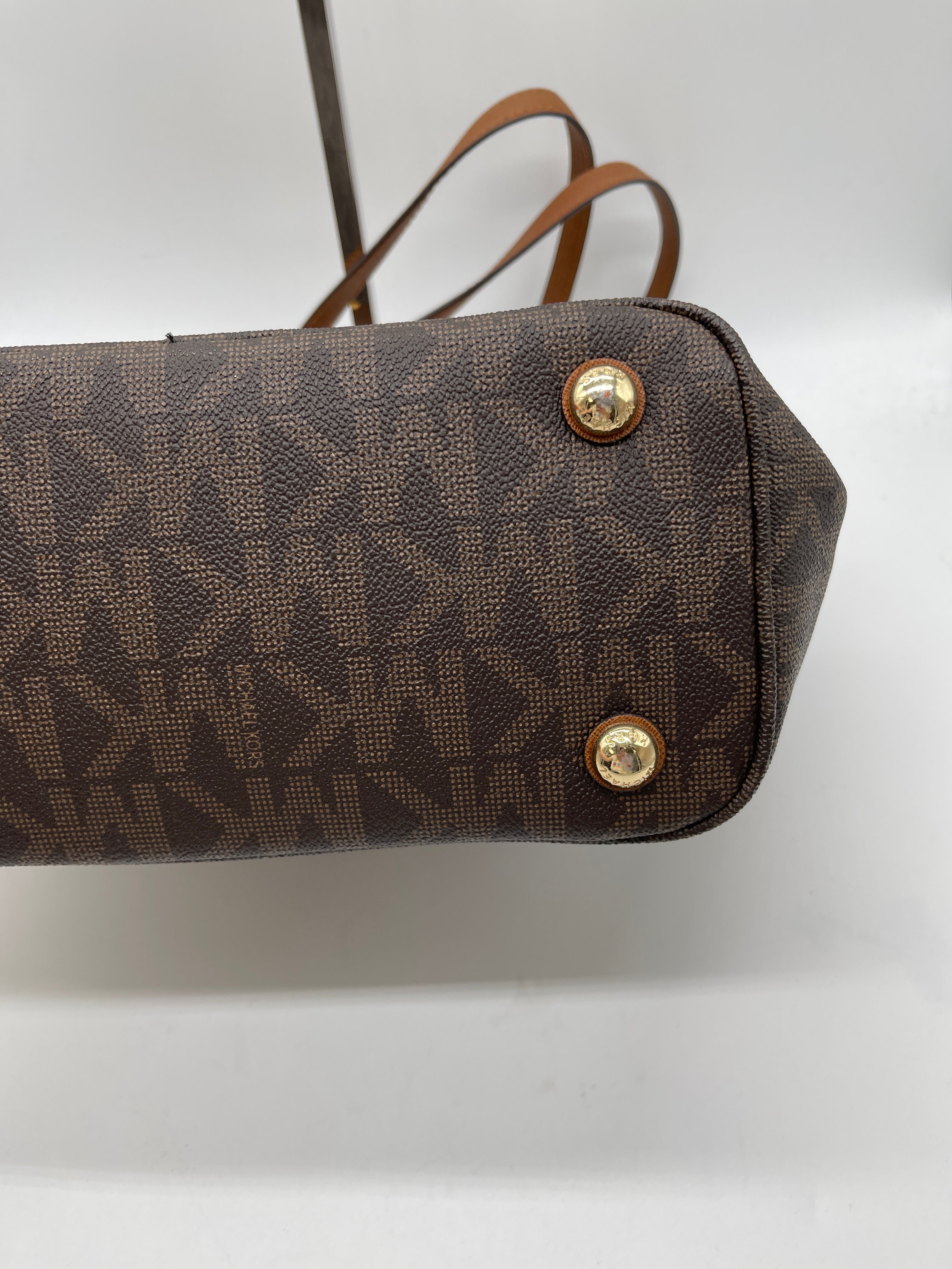 Handbag Designer Michael Kors. Size Medium