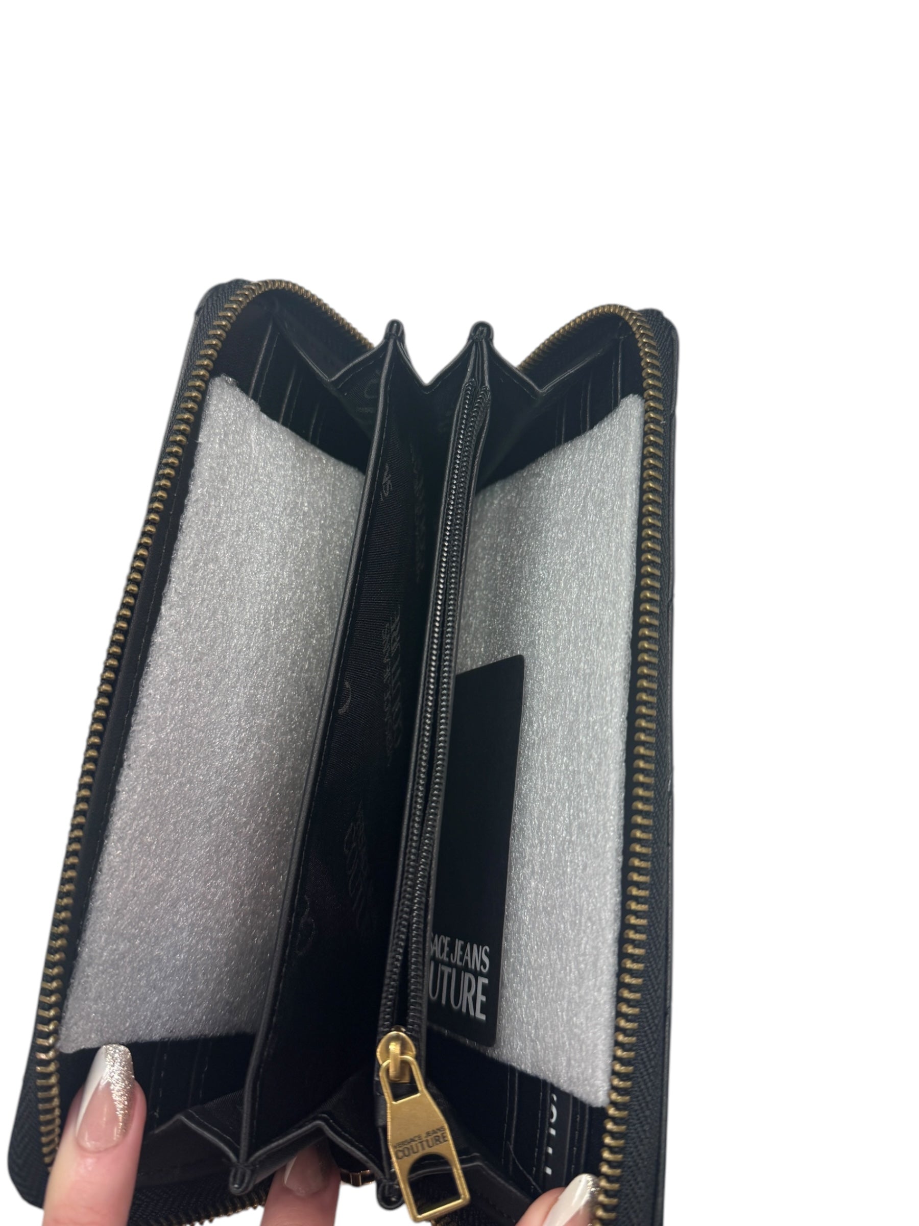 Wallet Designer By Versace. Size: Large