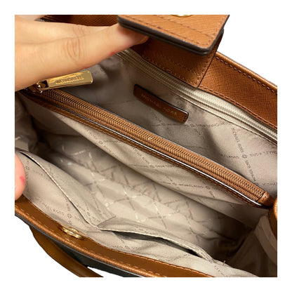 Handbag Designer By Michael Kors. Size: Medium