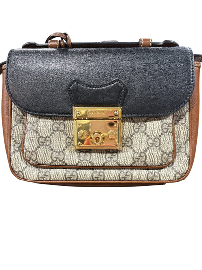 Handbag Luxury Designer By Gucci. Size: Small