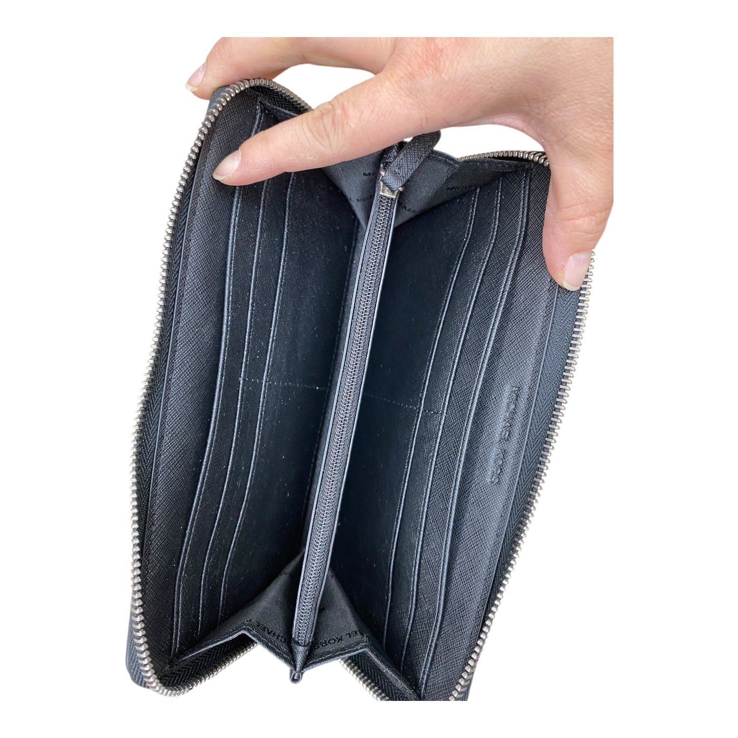 Wallet Designer By Michael Kors. Size: Large
