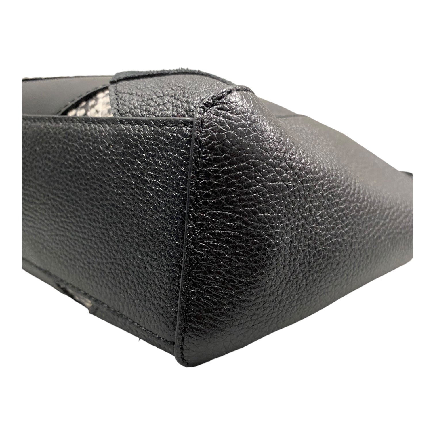 Handbag Designer By Coach. Size: Small