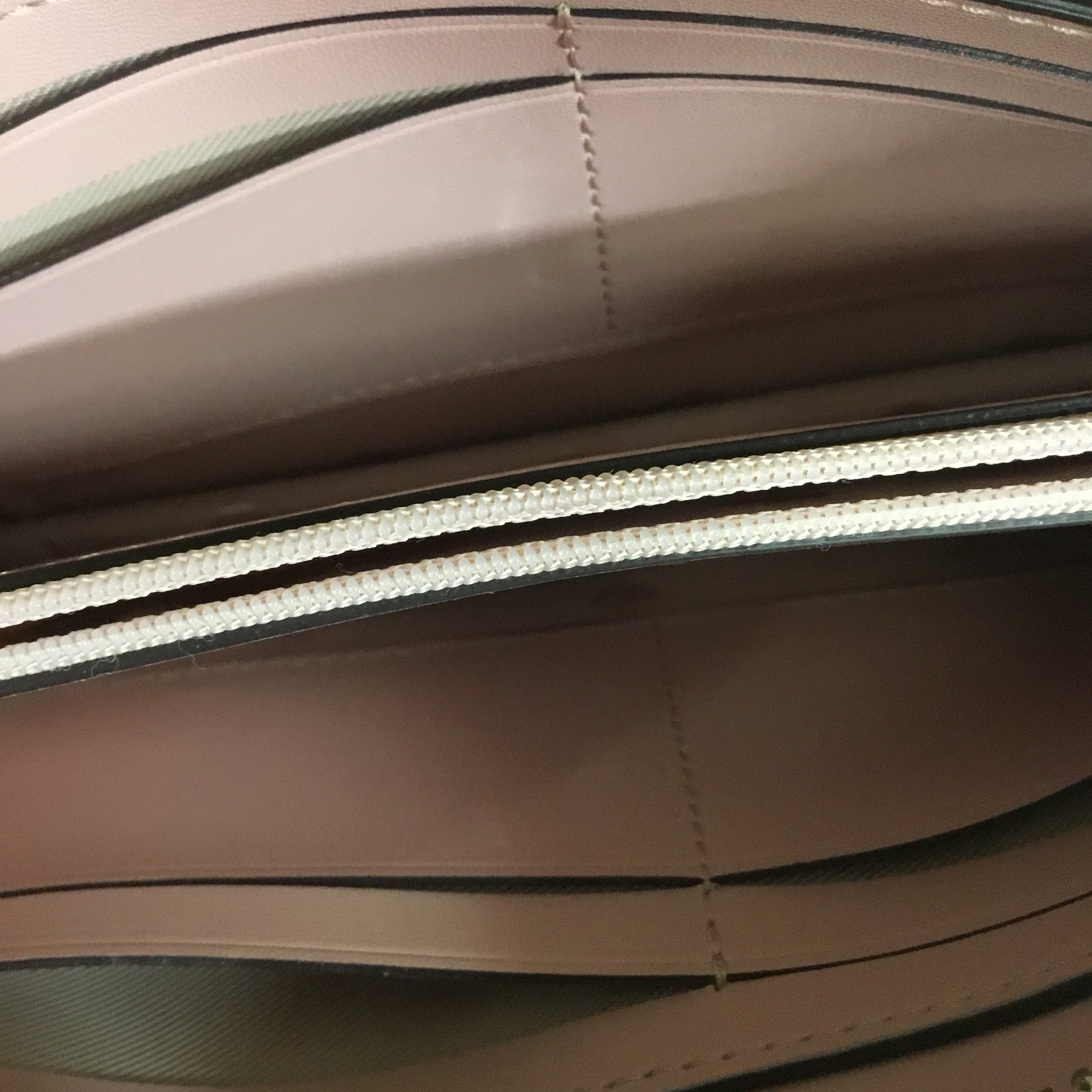 Crossbody Designer By Kate Spade. Size: Small