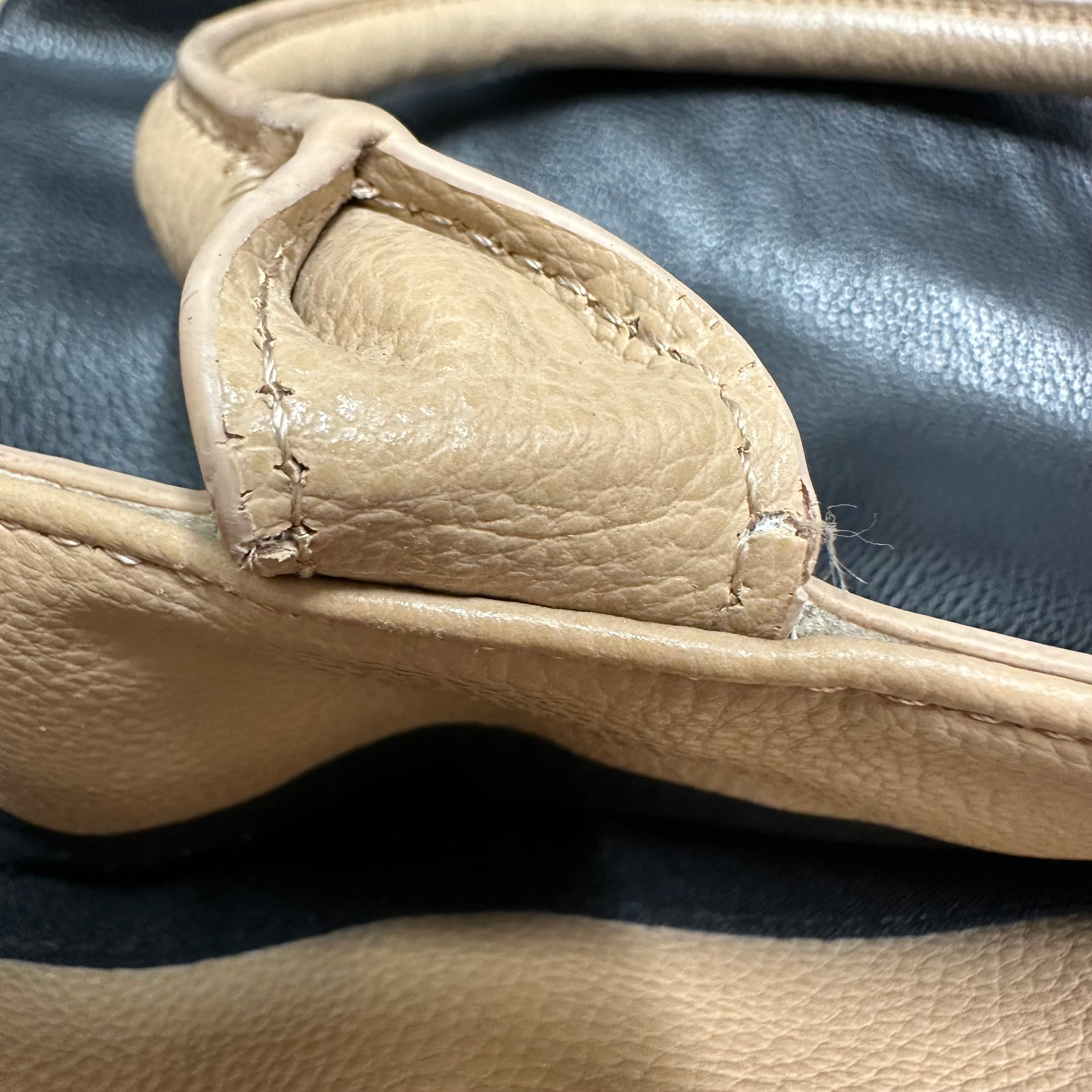 Handbag Kenneth Cole Reaction. Size Medium