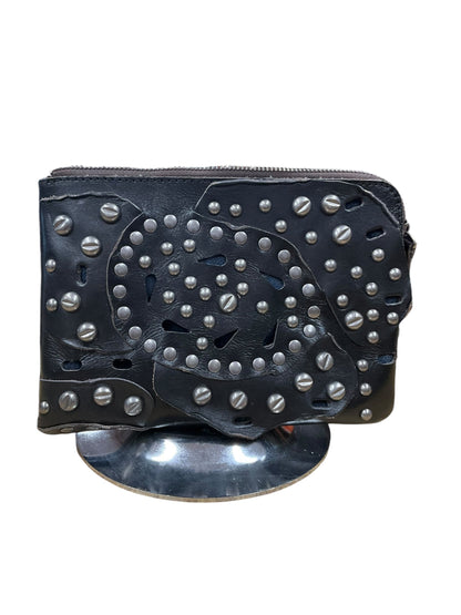 Wristlet Leather By Patricia Nash. Size: Large