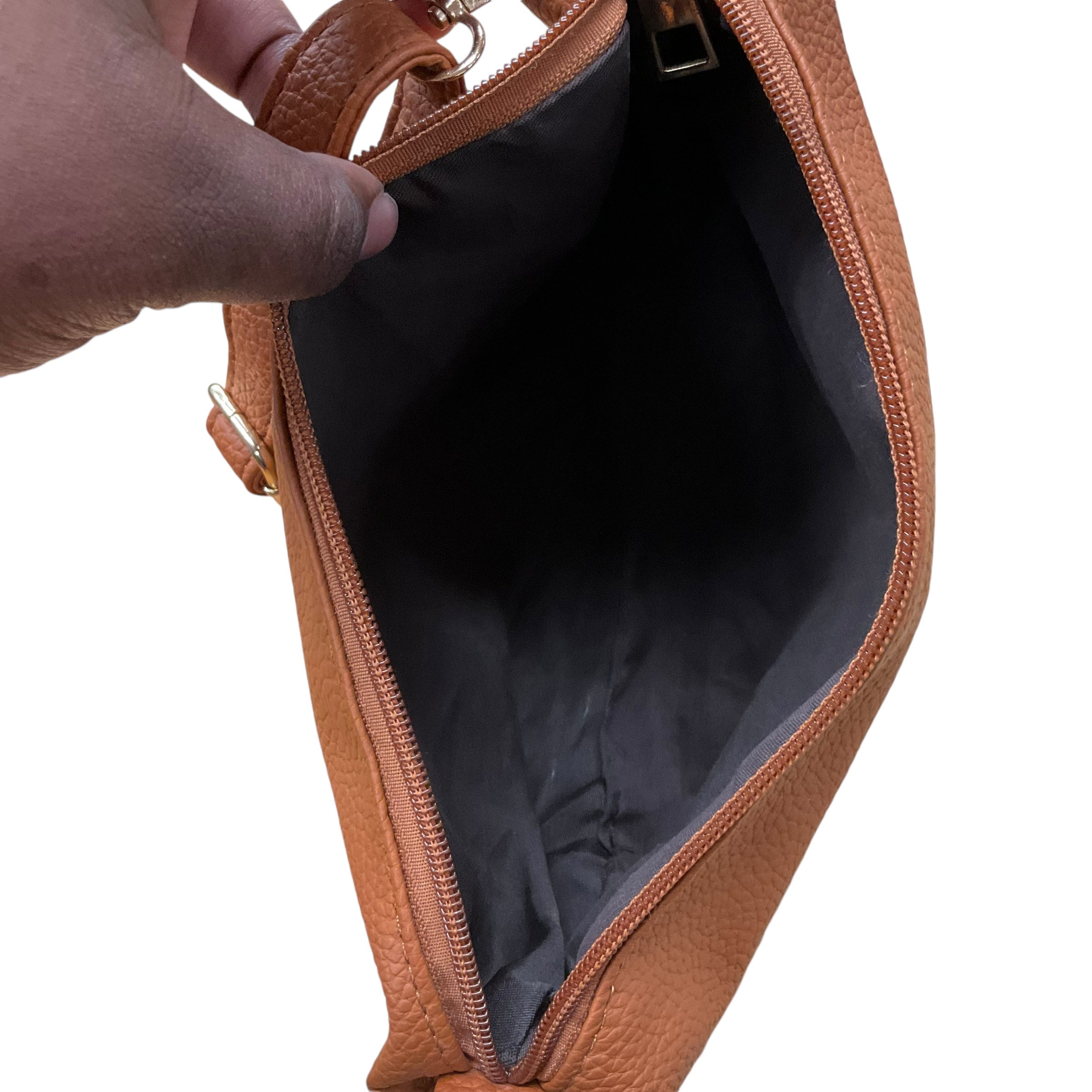 Crossbody By Clothes Mentor. Size: Medium