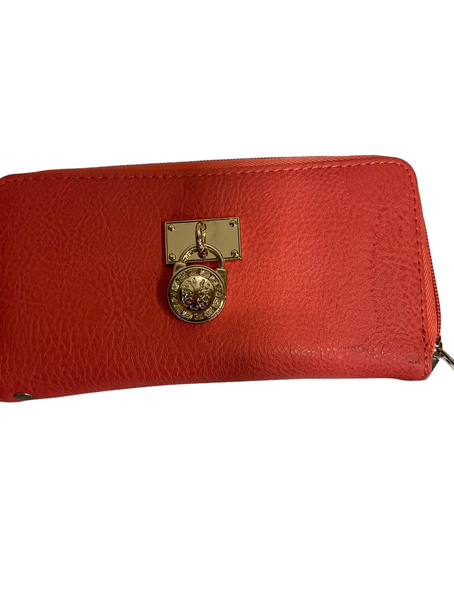 Wristlet Clothes Mentor. Size Small