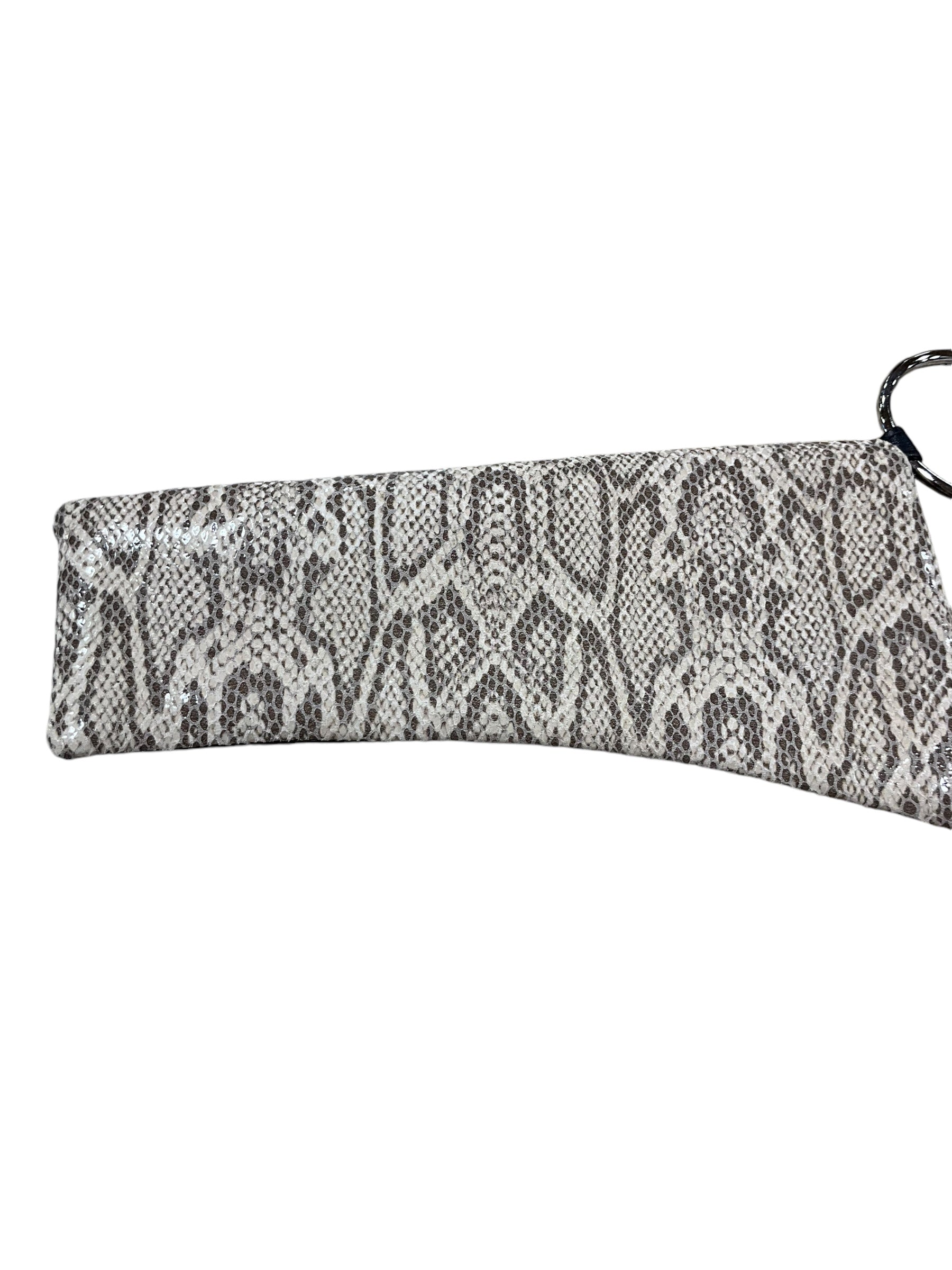 Wristlet Luxury Designer By Clothes Mentor. Size: Medium