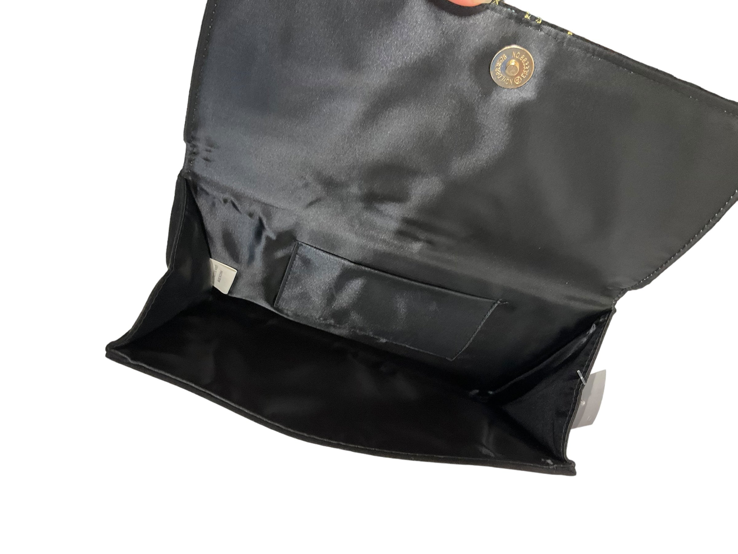 Clutch Clothes Mentor. Size Medium