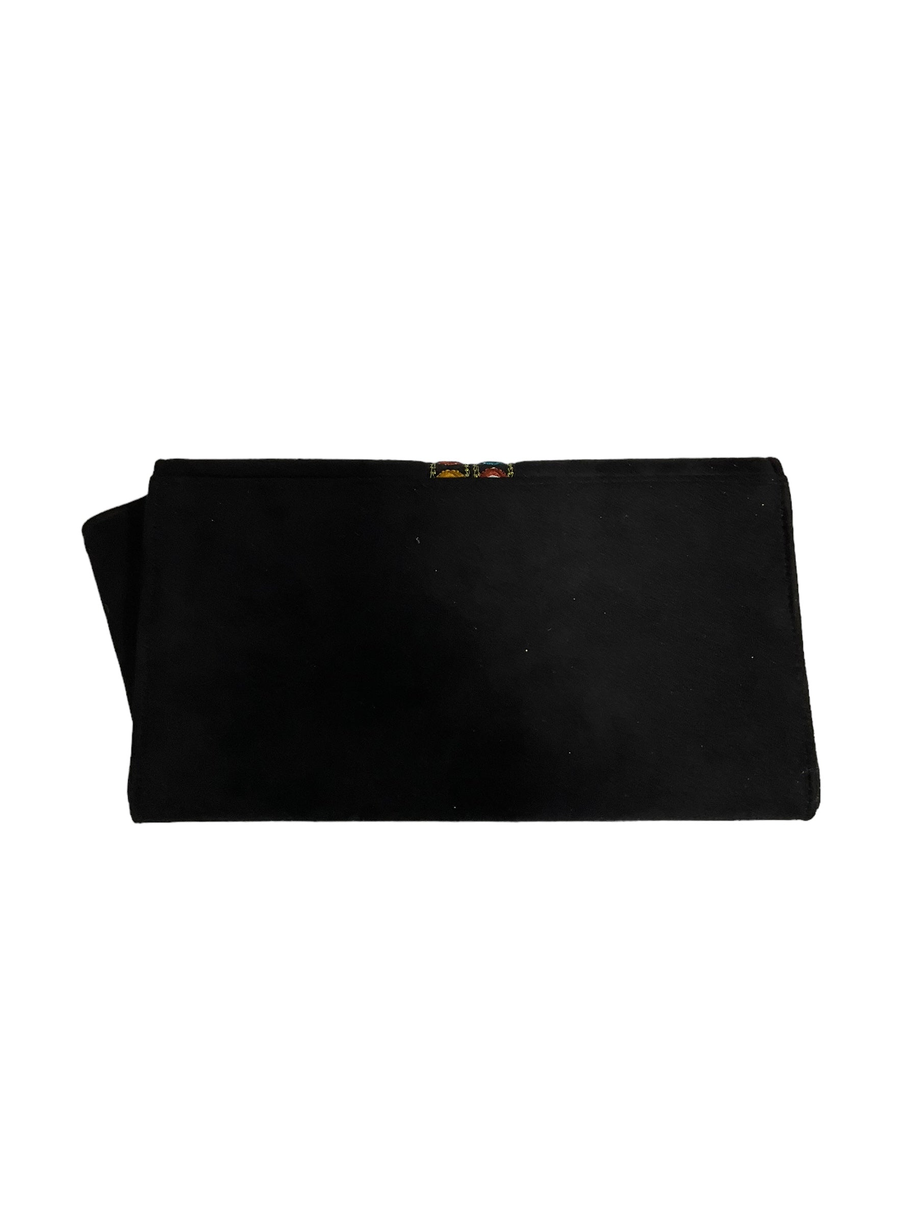 Clutch Clothes Mentor. Size Medium