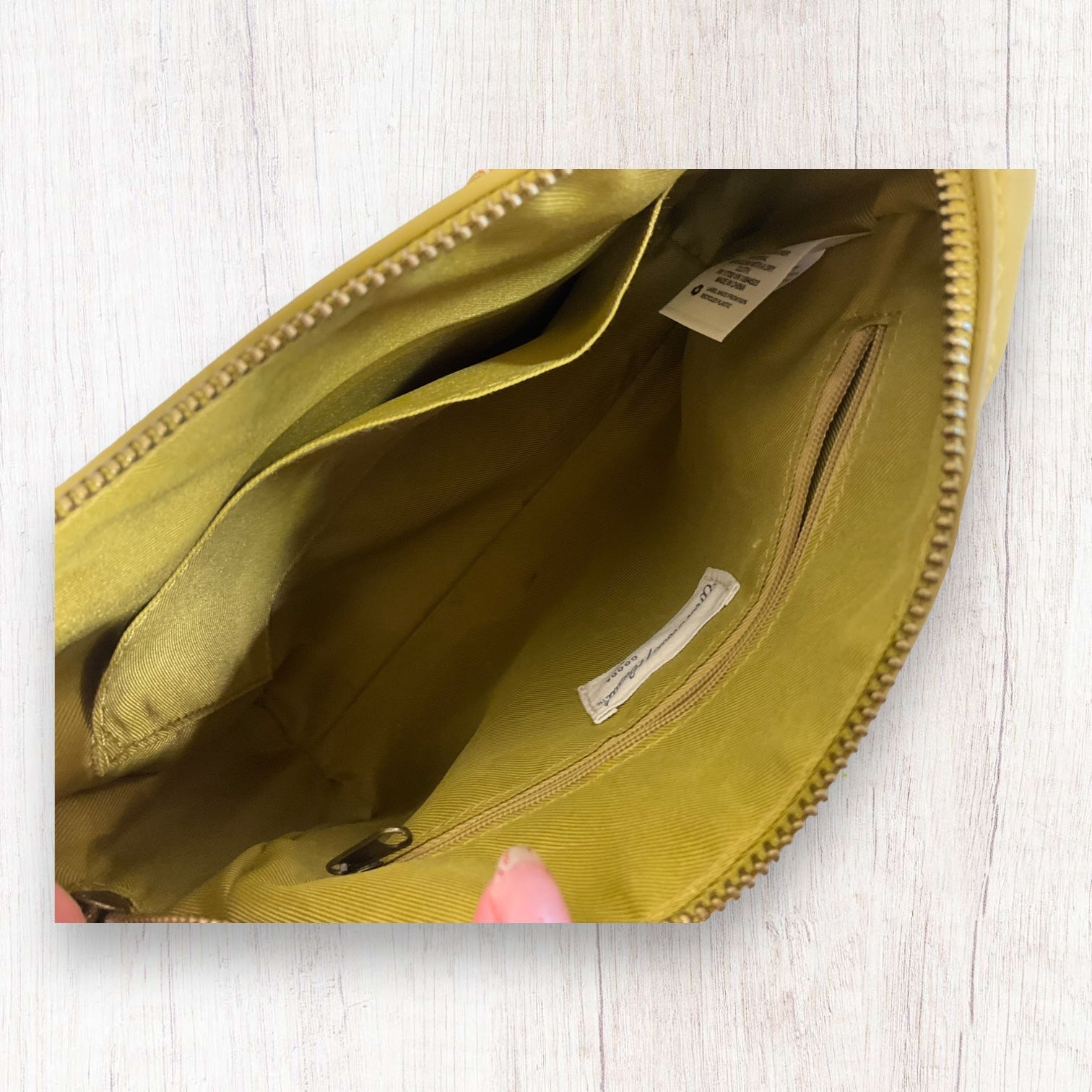 Crossbody A New Day. Size Medium