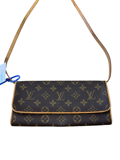 Crossbody Luxury Designer By Louis Vuitton. Size: Medium