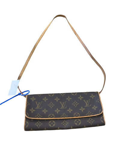 Crossbody Luxury Designer By Louis Vuitton. Size: Medium