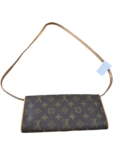 Crossbody Luxury Designer By Louis Vuitton. Size: Medium