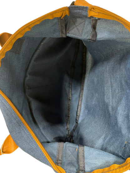 Tote Clothes Mentor. Size Small